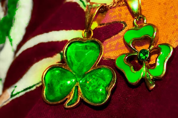 Silberschmuck mit irischen Symbolen Kleeblatt Anhänger