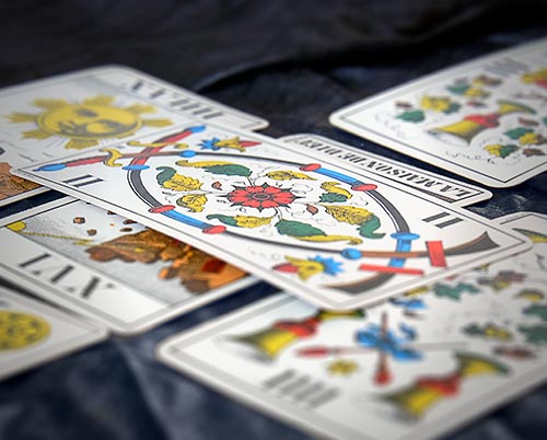 Das Online-Tarot Erlebnis mit dem kunstvollen Kartendeck von Digitaln!