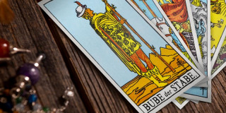 Der Bube der Stäbe | Tarotkarte - Kleine Arkana