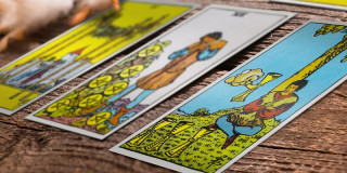 Die Vier der Kelche | Tarotkarte - Kleine Arkana